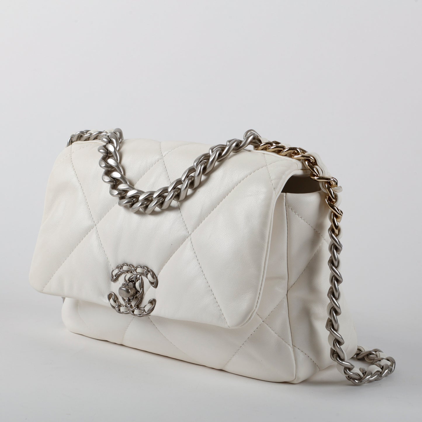 Medium 19, White Lambskin Silver Hardware