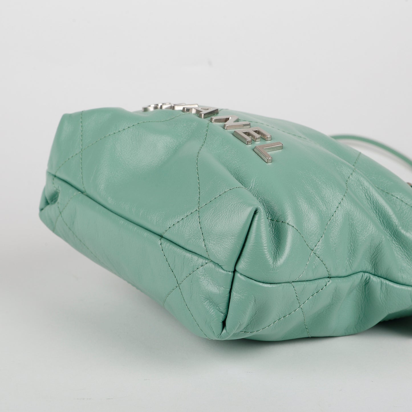 Mini 22, Mint Lambskin