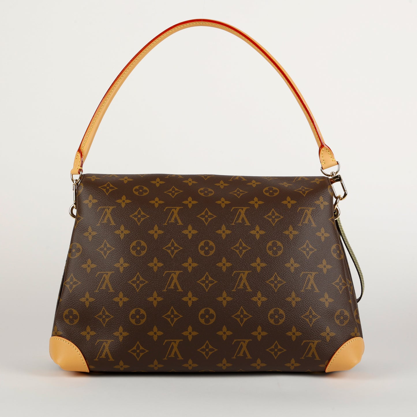 Hideaway MM, Monogram