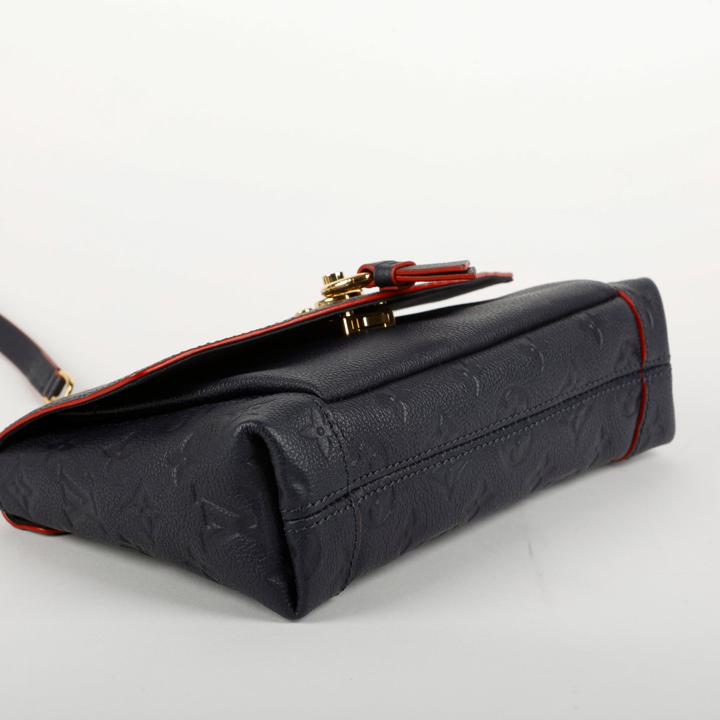 Blanche BB, Marine Rouge Empreinte