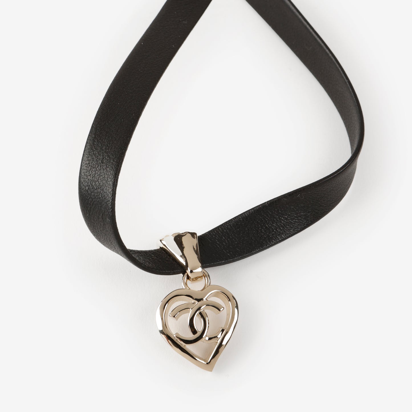 22P Heart Choker Black