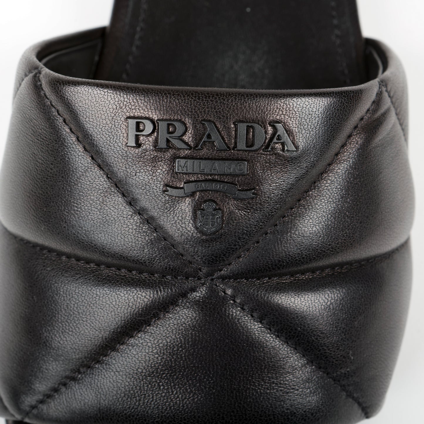 Nappa Logo Slides, Black