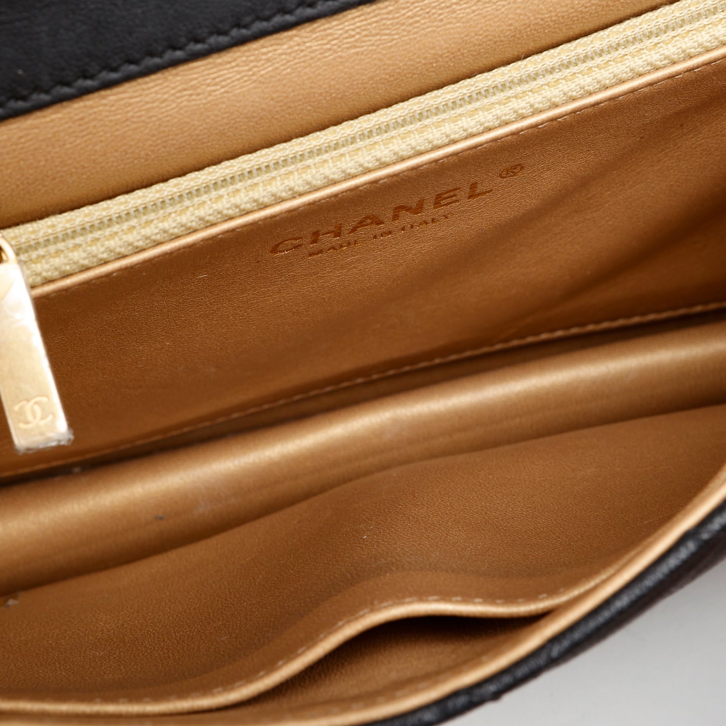 Small Pearl Single Flap, Black Lambskin GHW