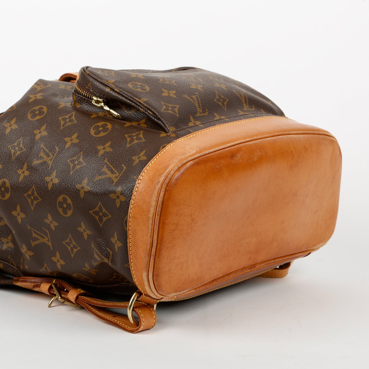 Montsouris GM, Monogram