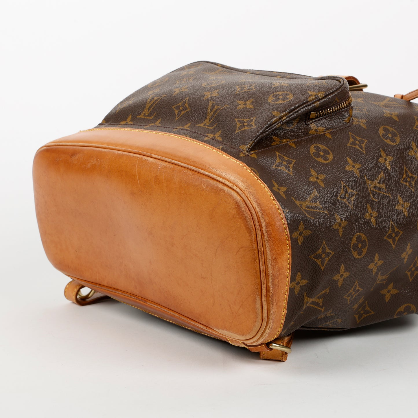 Montsouris GM, Monogram