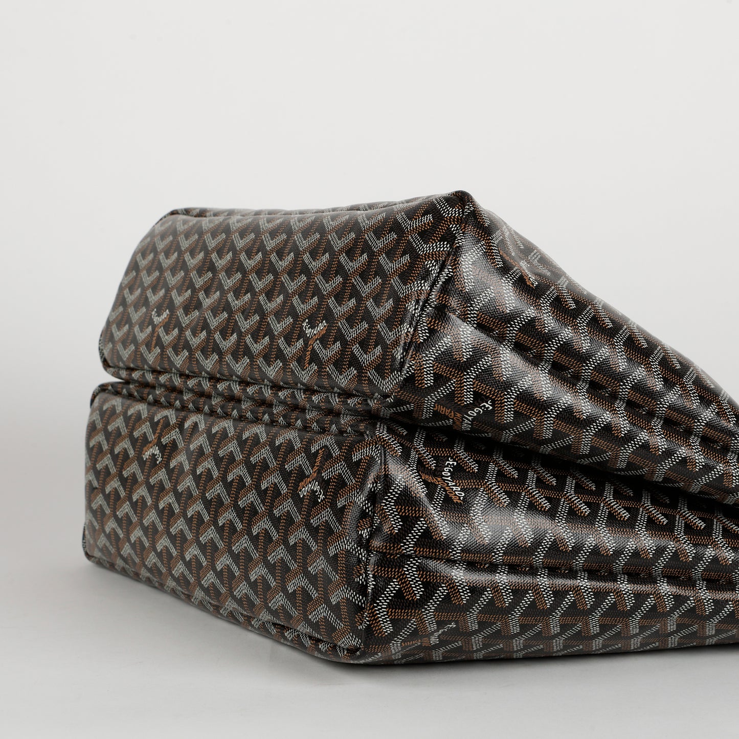 Isabelle Tote PM, Black Gold