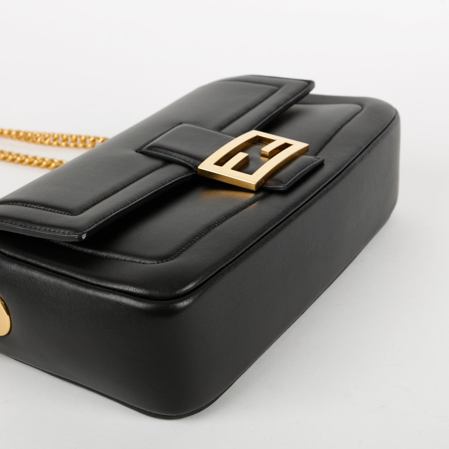 Medium Baguette Chain Bag, Black