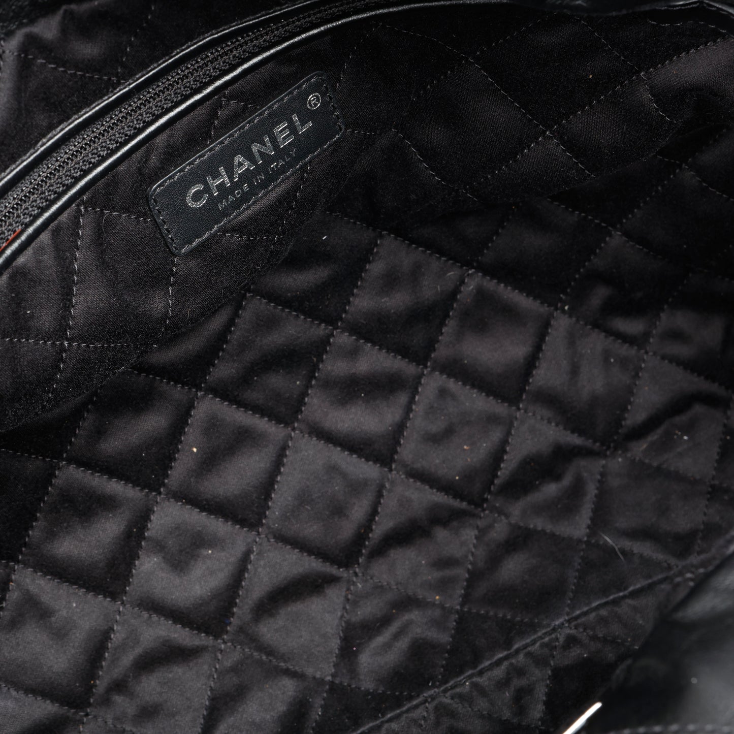 Medium 22, So Black Lambskin 11798