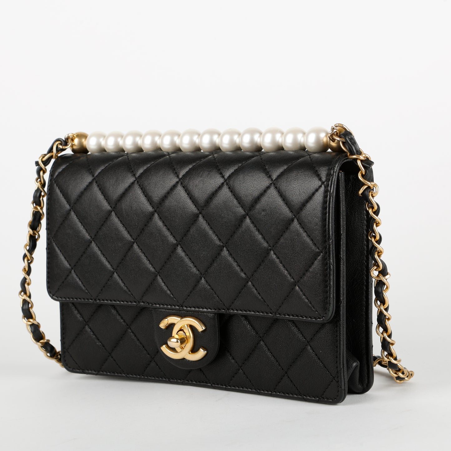 Small Pearl Single Flap, Black Lambskin GHW