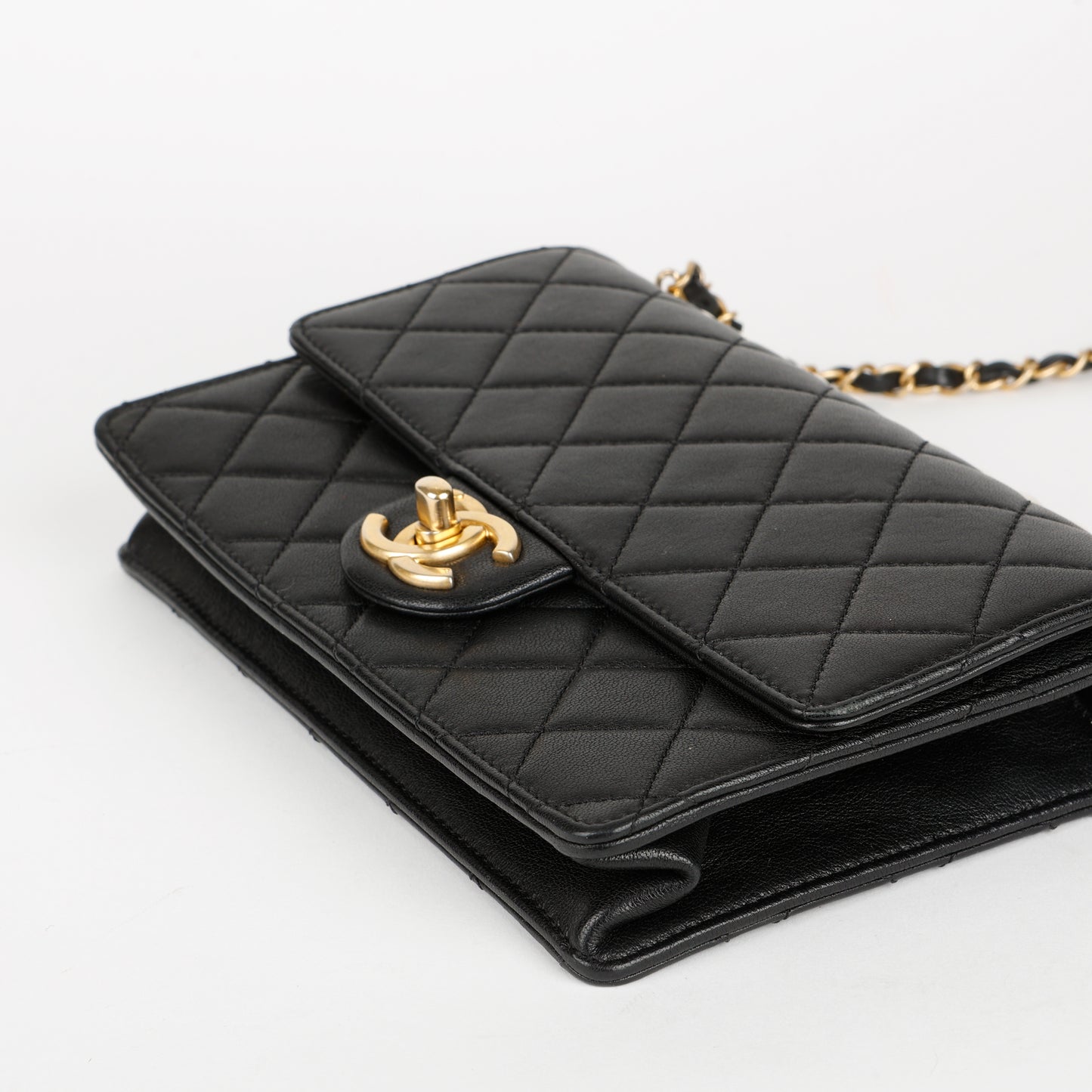 Small Pearl Single Flap, Black Lambskin GHW