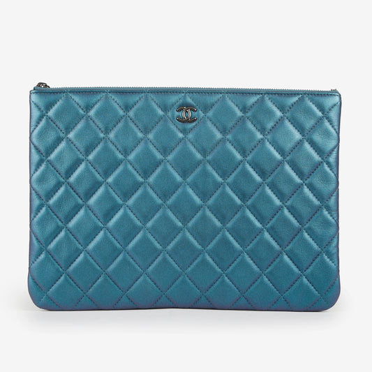 Medium O Case Lambskin, Turquoise Iridescent