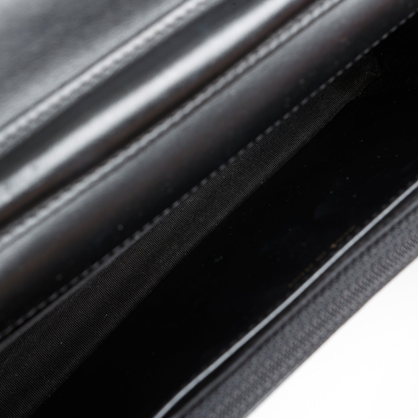 Boy Wallet On Chain, Black Caviar GHW 11800