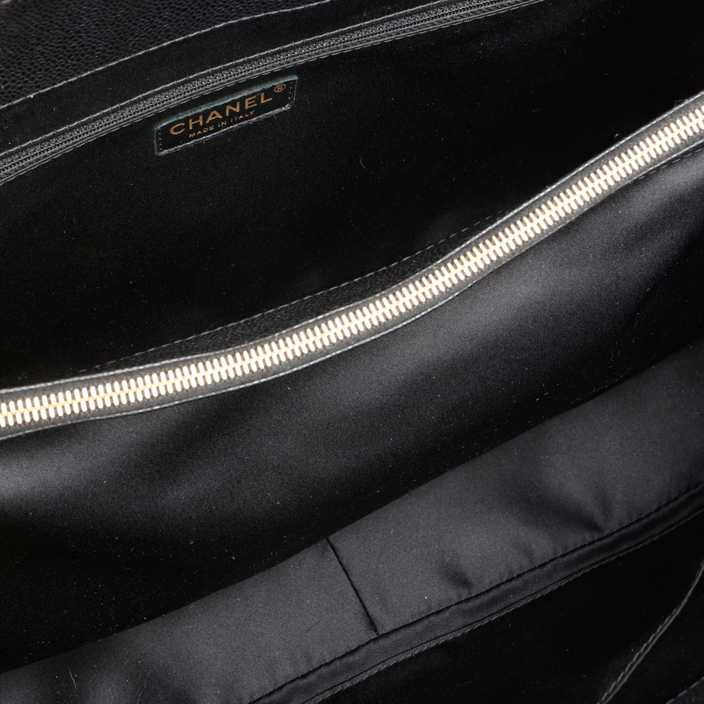 Grand Shopping Tote XL Black Caviar Gold Hardware