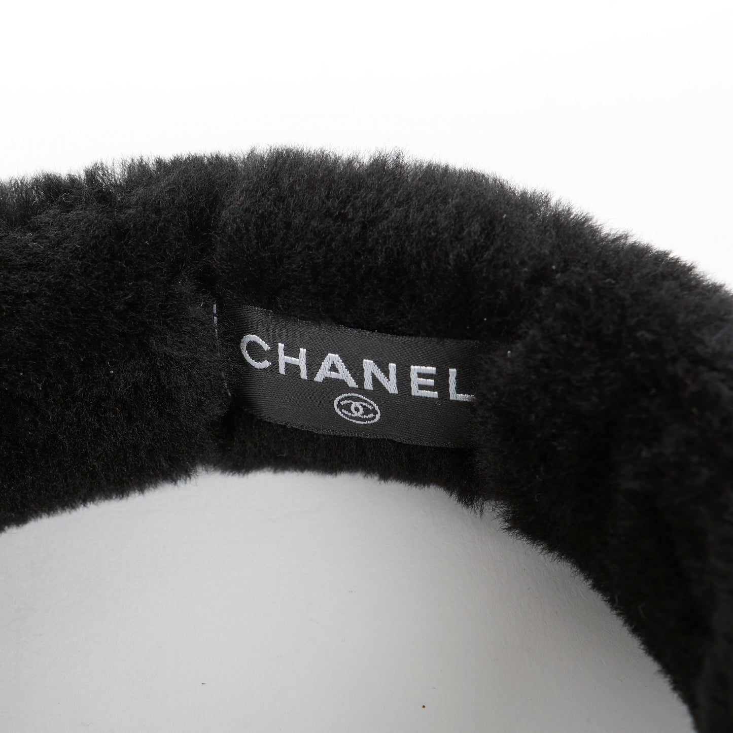 Earmuffs Shearling Black White