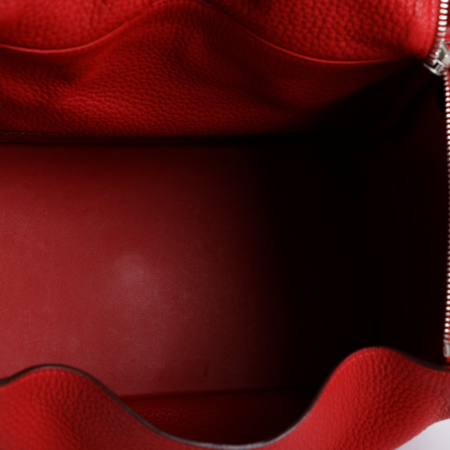 Lindy 30, Rouge Casaque Clemence