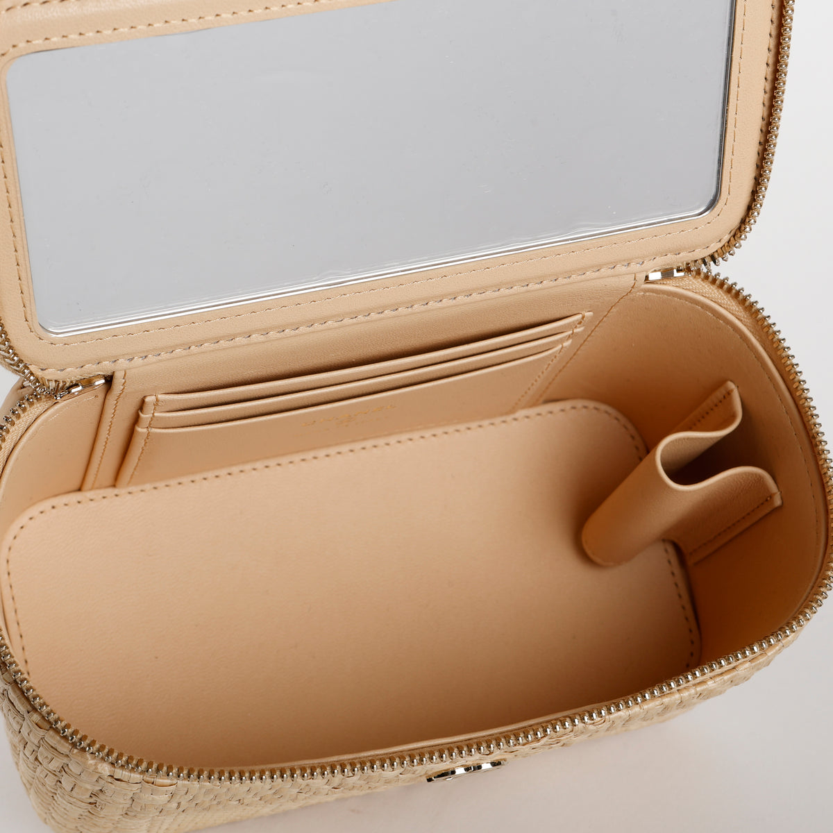 Vanity on Chain, Beige Raffia