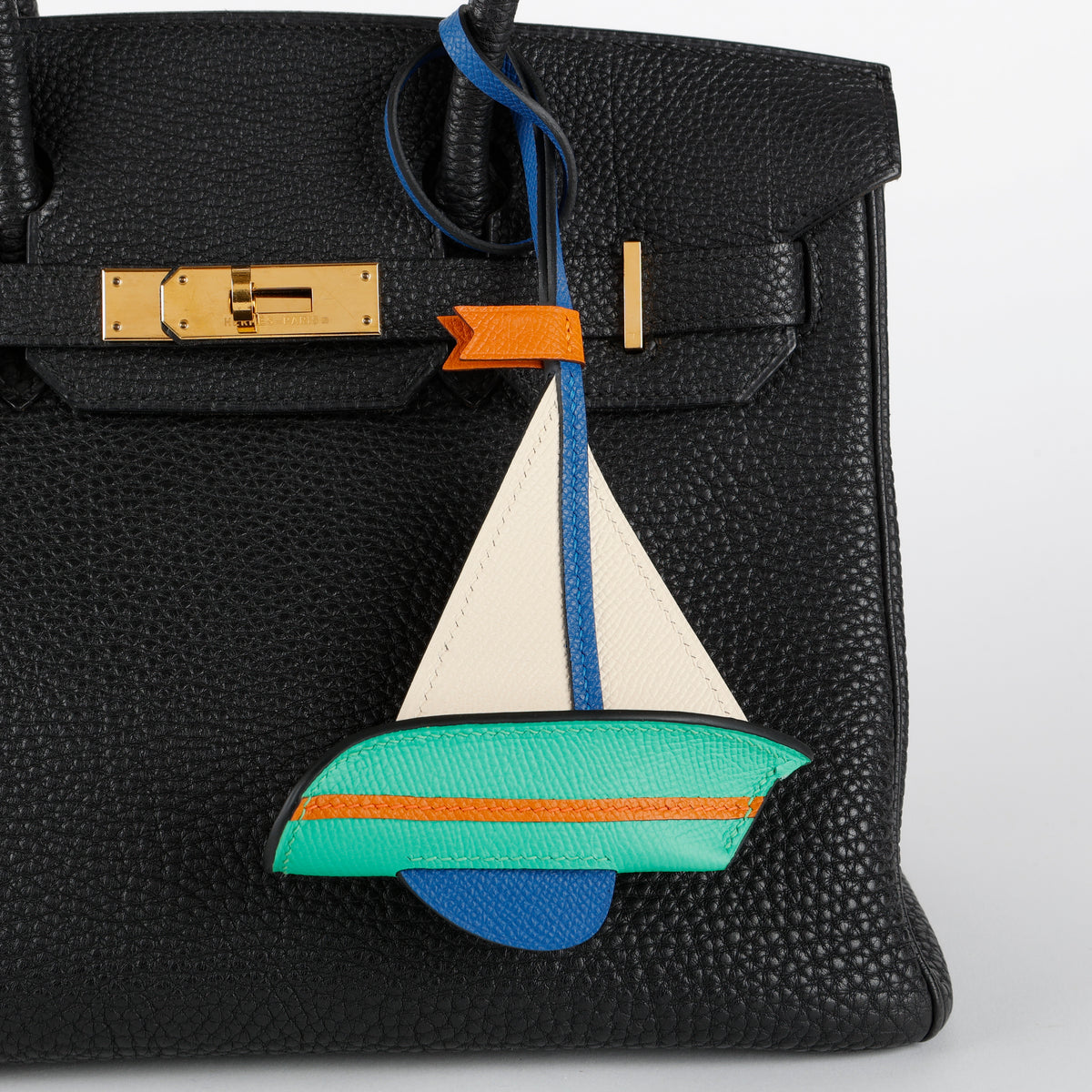 Sail 24 Boat Bag Charm, Bleu Zellige/Nata/Orange/Vert Comics