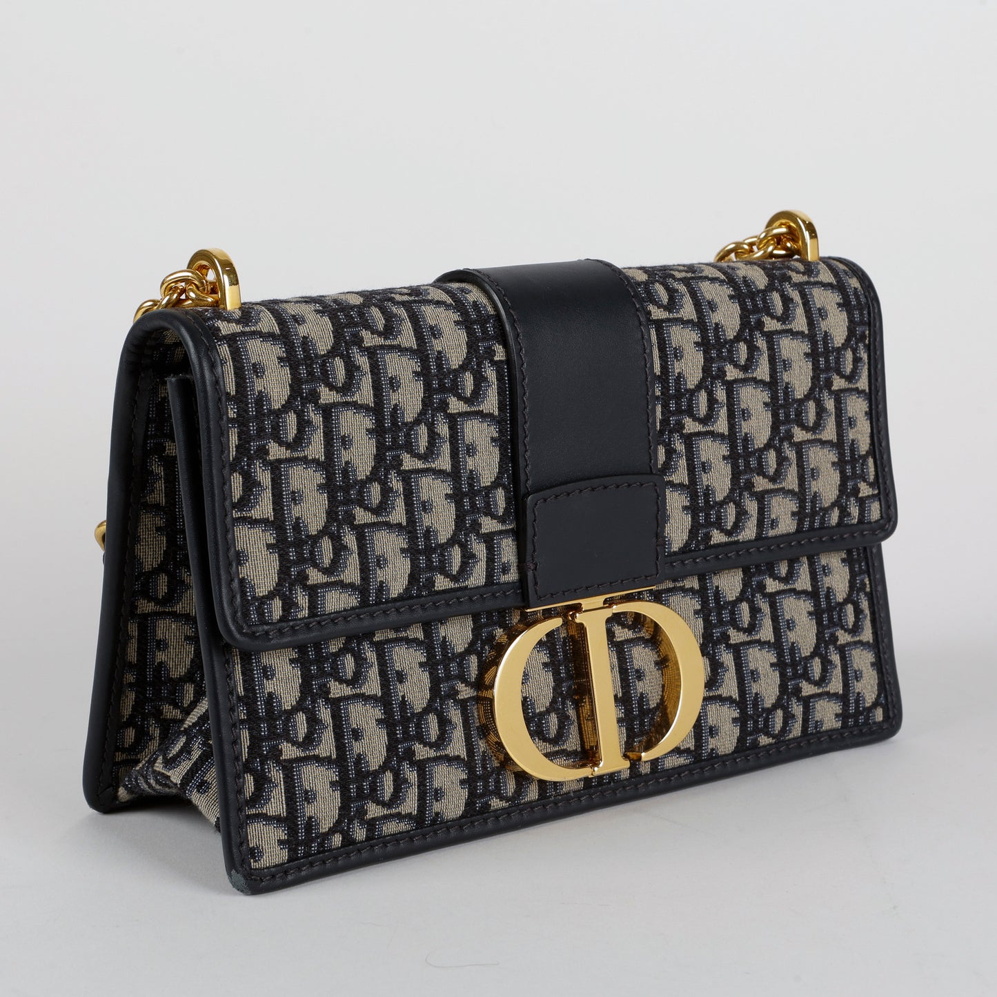 Montaigne 30 Chain Bag Navy Blue Oblique