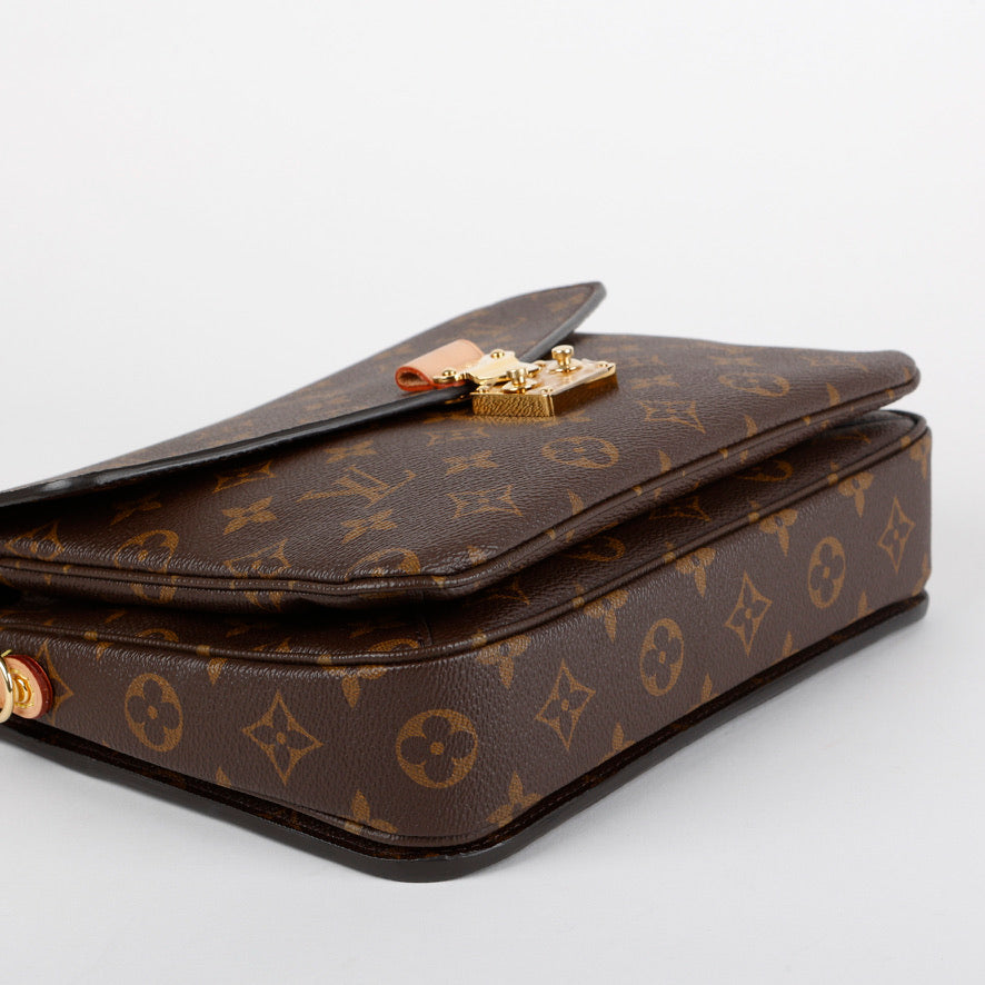Pochette Metis, Monogram