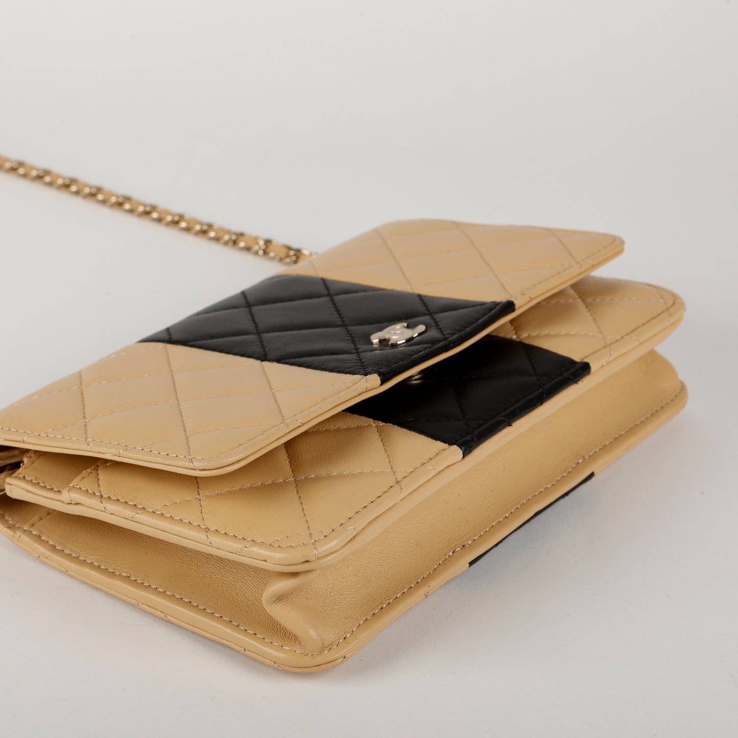 Classic Wallet On Chain Bicolor Lambskin 10742