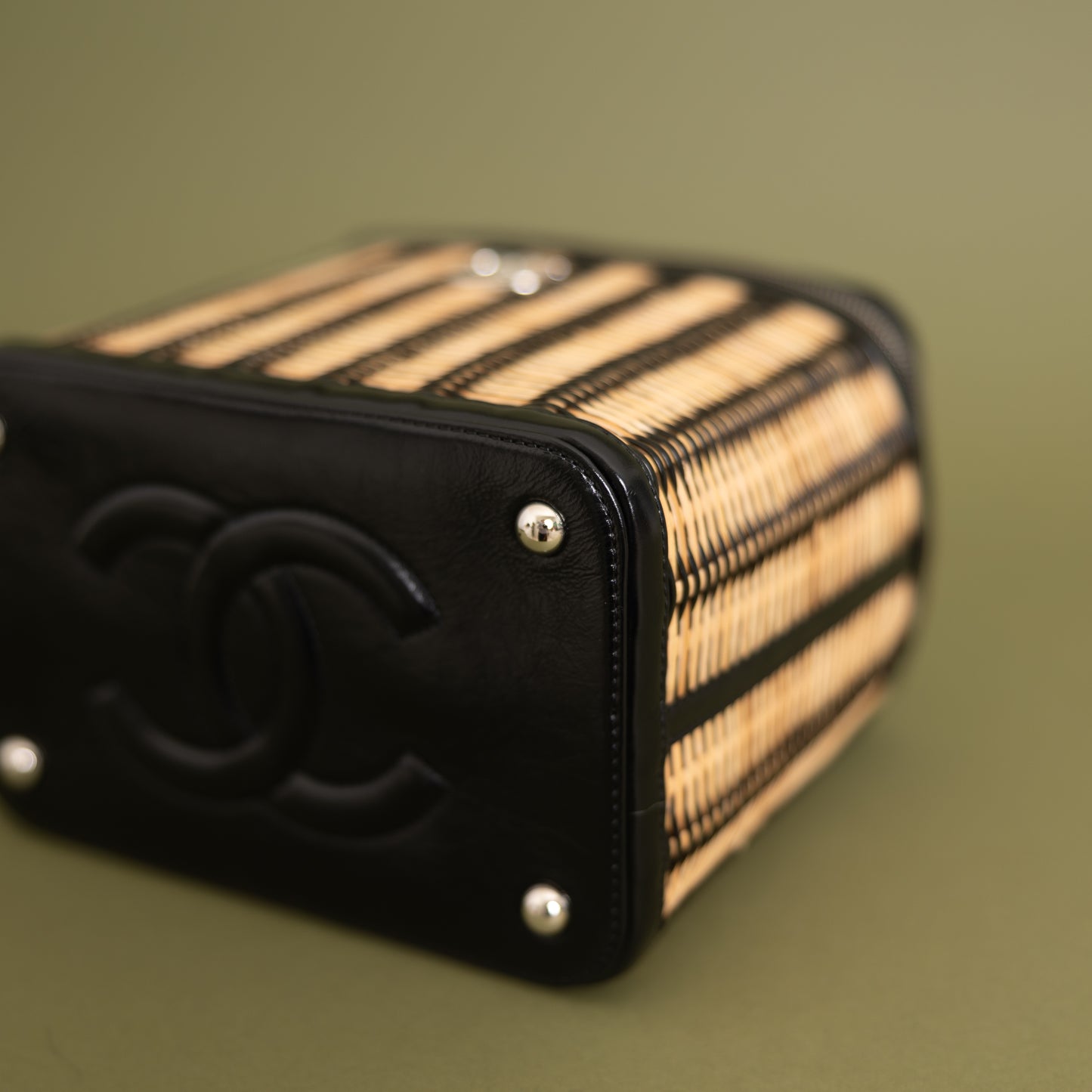 Medium Take Away Vanity Case, Raffia/Black