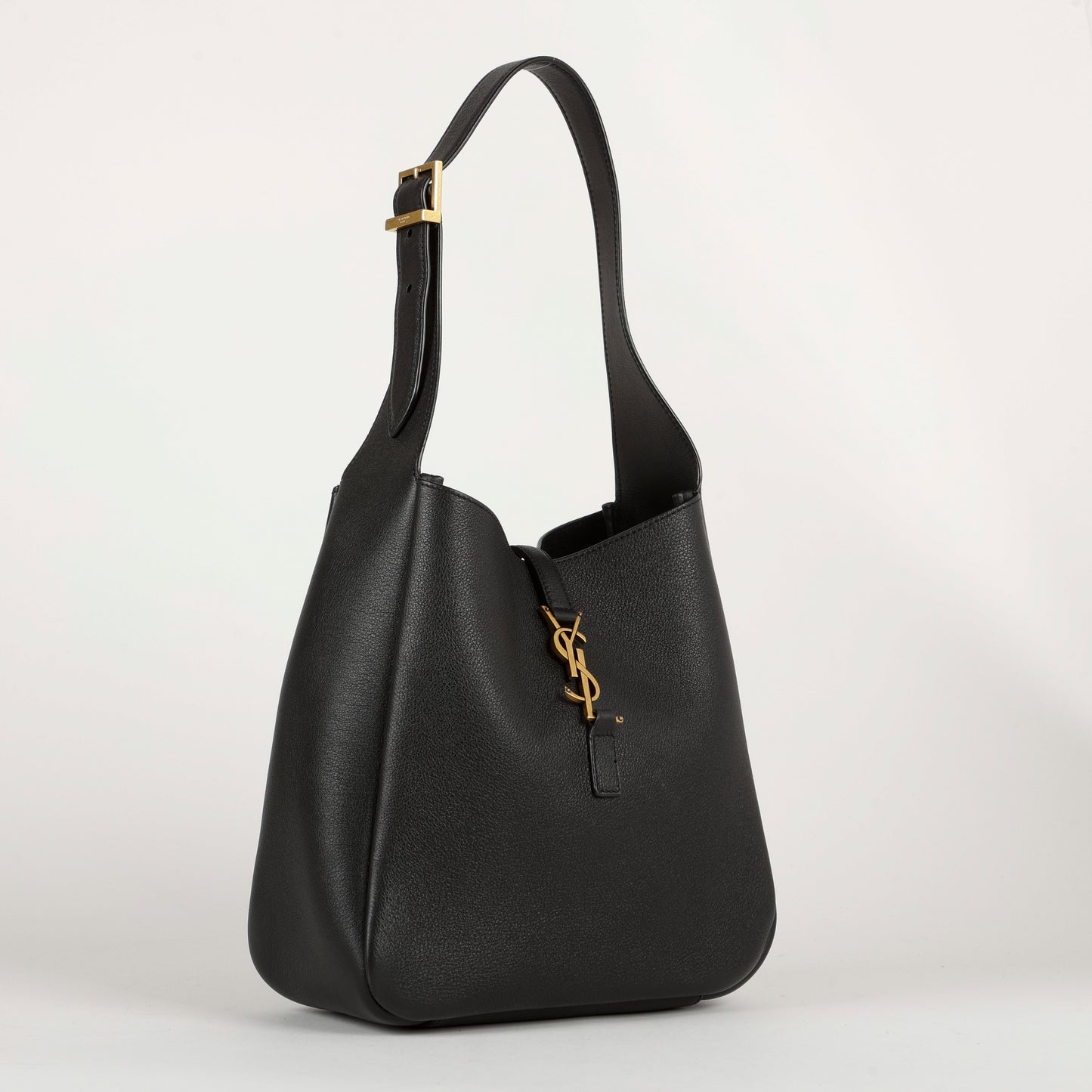Small LE 5 à 7 Hobo, Black Grained Leather