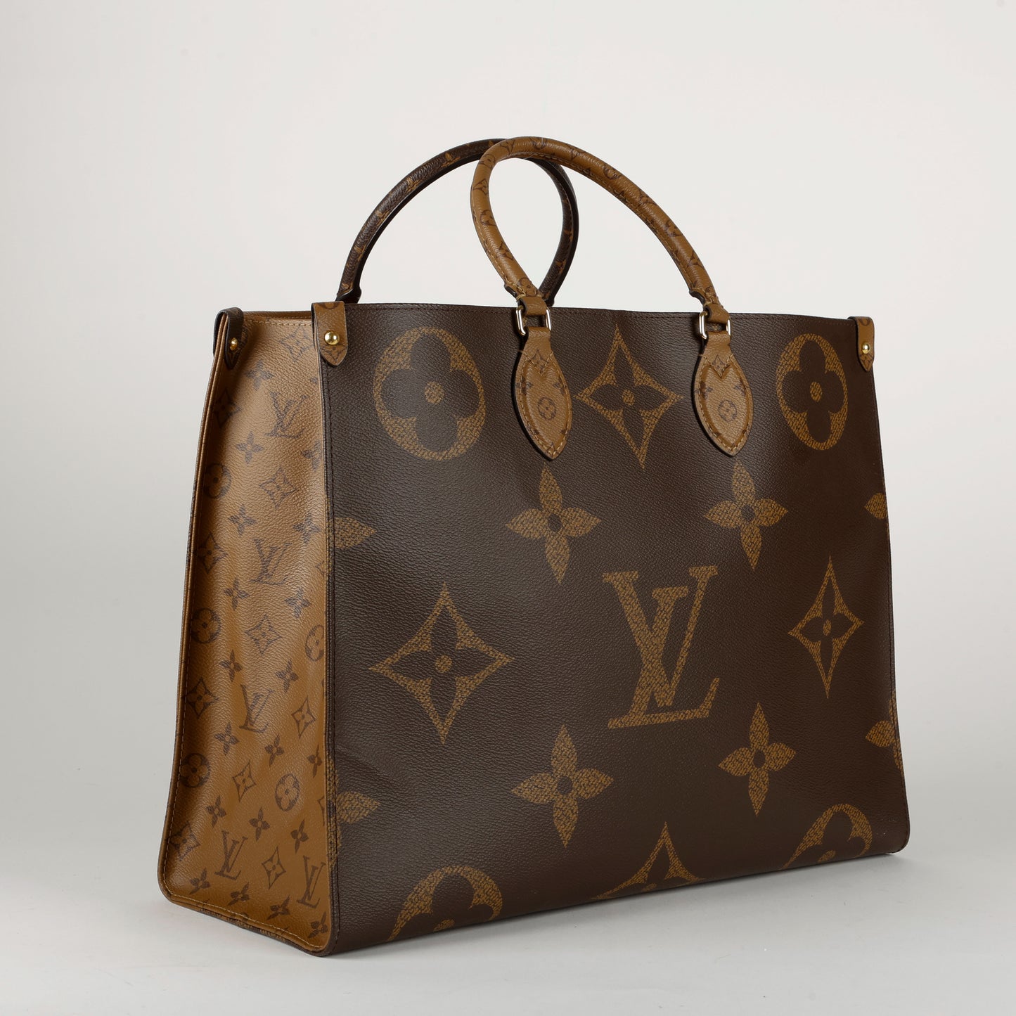 OnTheGo MM, Giant Reverse Monogram