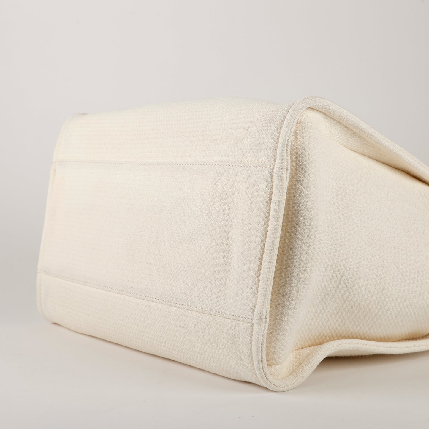 Large Deauville, White Canvas