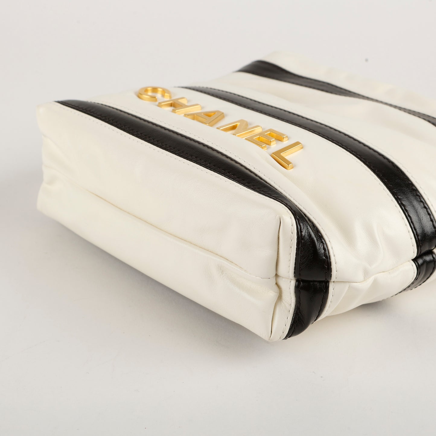 Mini 22 Striped Calfskin Black White 10537