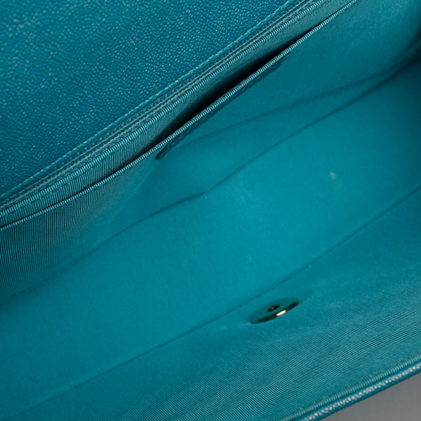 Medium Chevron Single Flap, Iridescent Turquoise Caviar