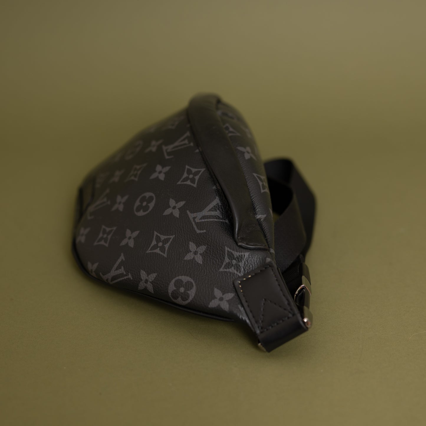 Discovery Bumbag, Monogram Eclipse 9956