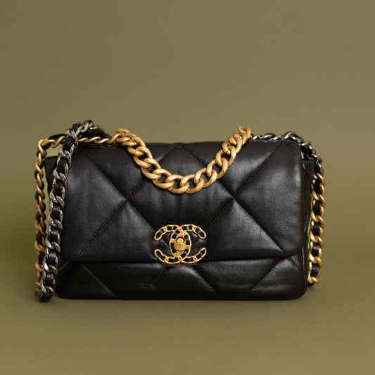 Small 19, Black Lambskin 10087