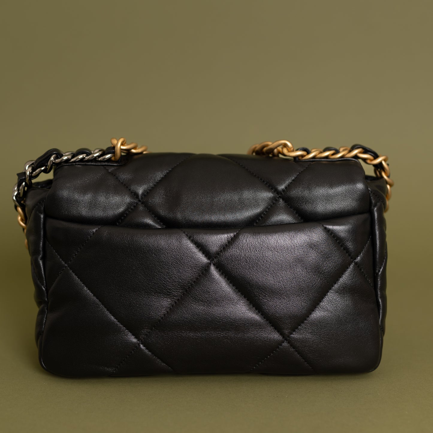 Small 19, Black Lambskin 10087