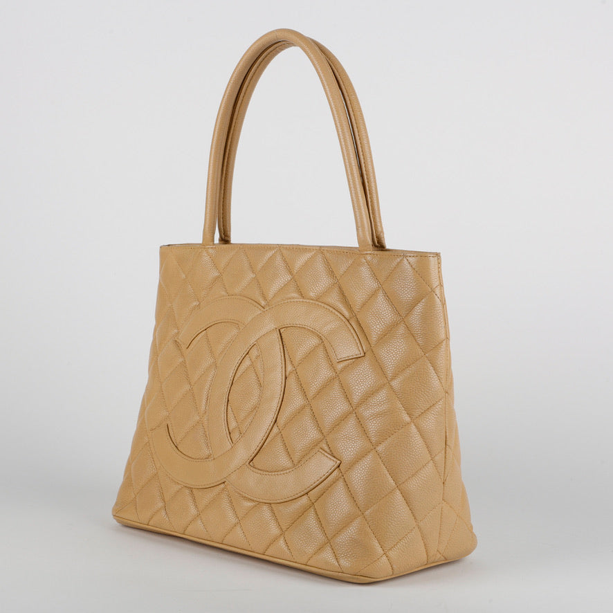 Medium Medallion, Beige Caviar 11958