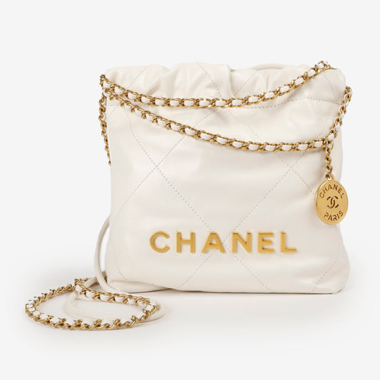 Mini 22, White Lambskin 10373
