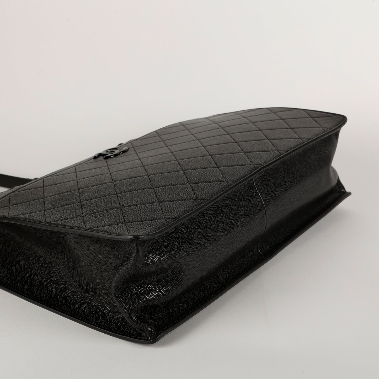 Large My Everything Tote Quilted Caviar, So Black
