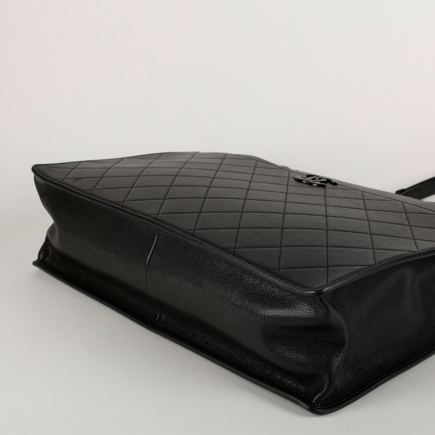 Large My Everything Tote Quilted Caviar, So Black