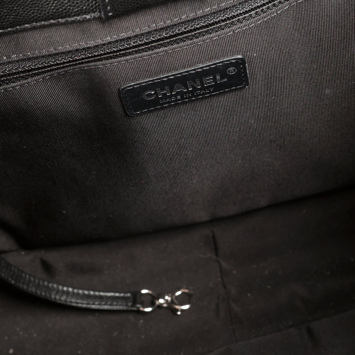 Large My Everything Tote Quilted Caviar, So Black