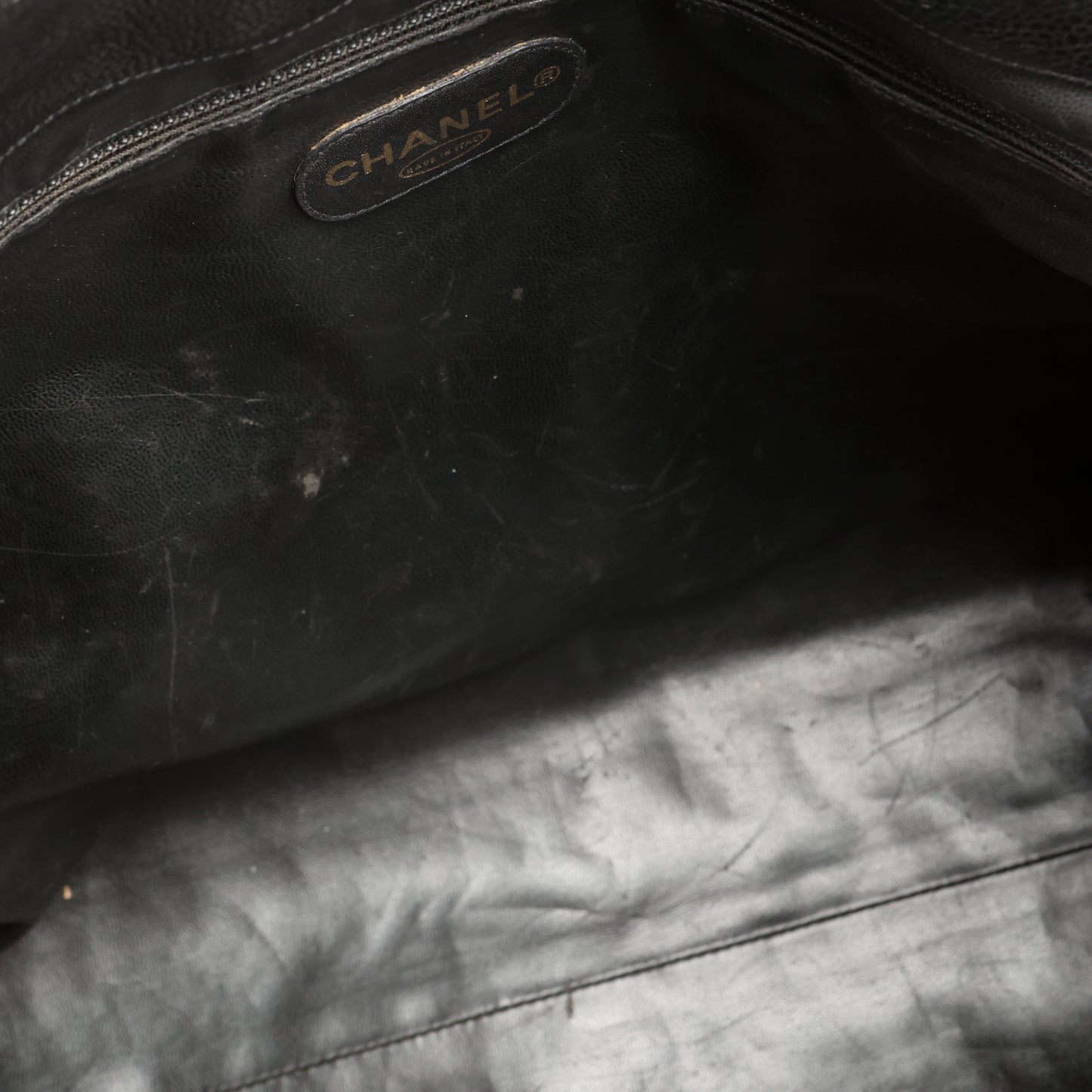 Large Vintage Timeless Zip Tote, Black Caviar