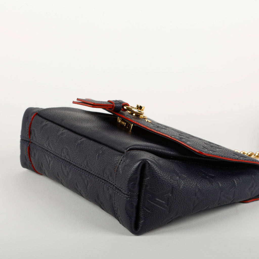 Blanche BB, Marine Rouge Empreinte