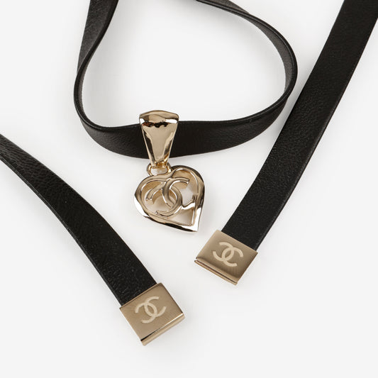22P Heart Choker Black