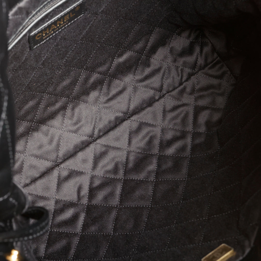 Small 22, Black Lambskin Gold Hardware 11565