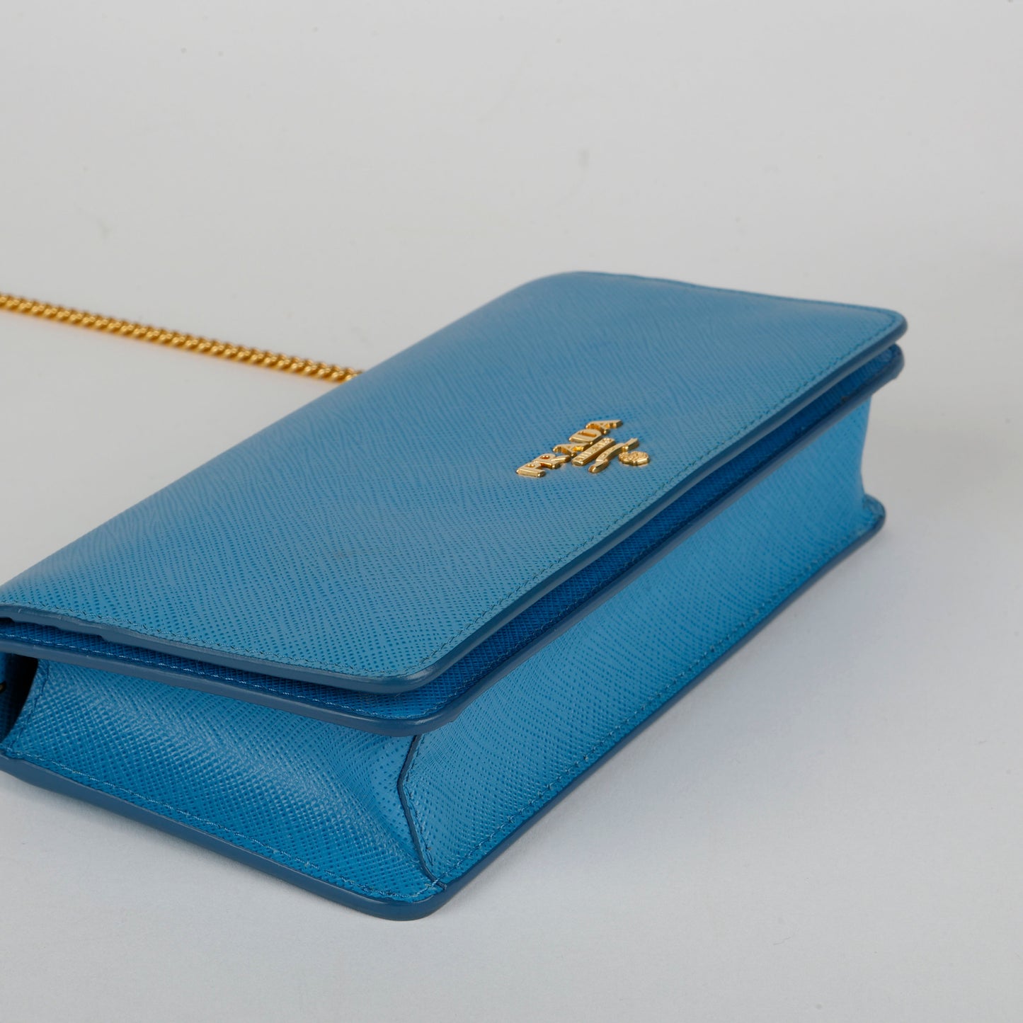 Saffiano Wallet on Chain Blue