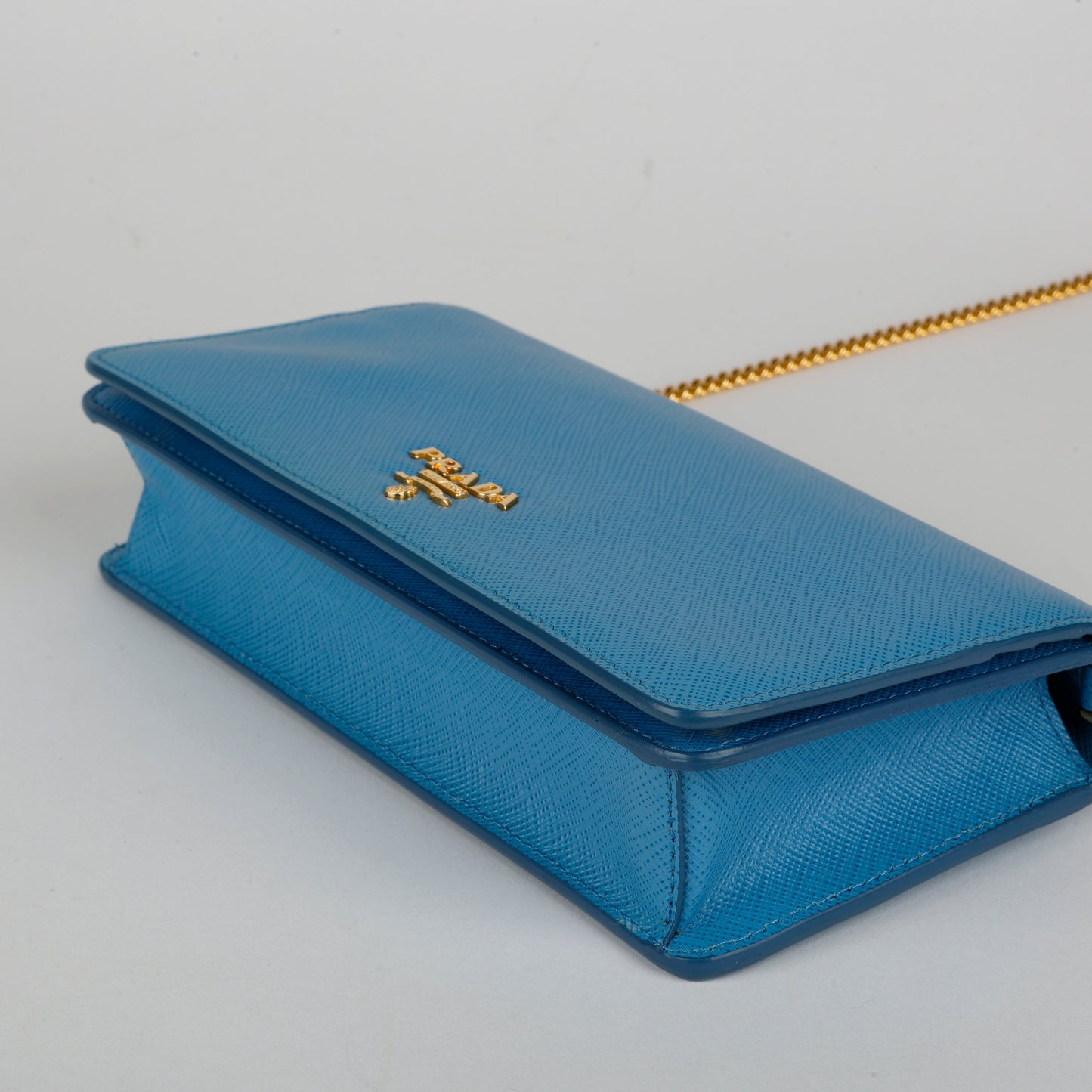 Saffiano Wallet on Chain Blue