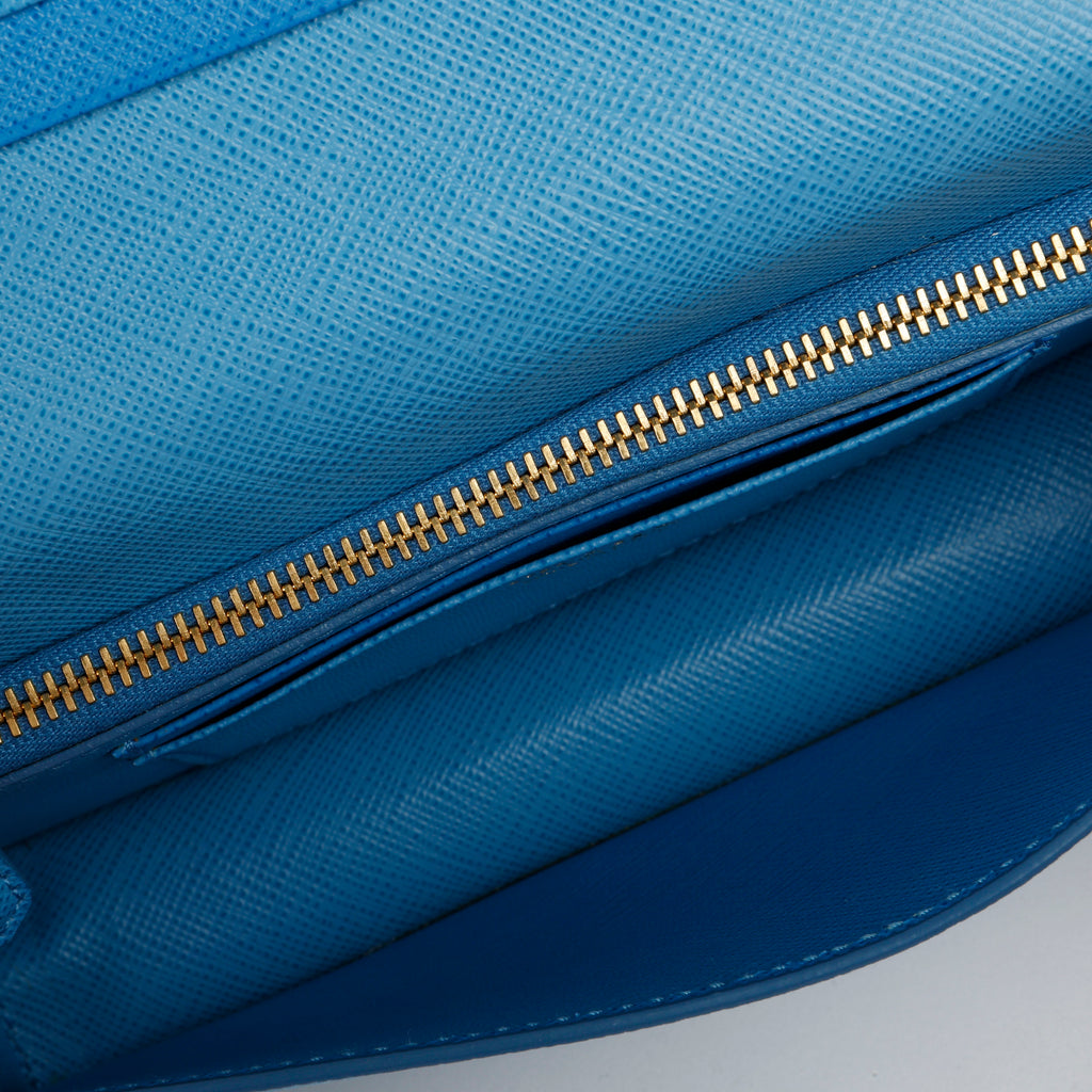Saffiano Wallet on Chain Blue