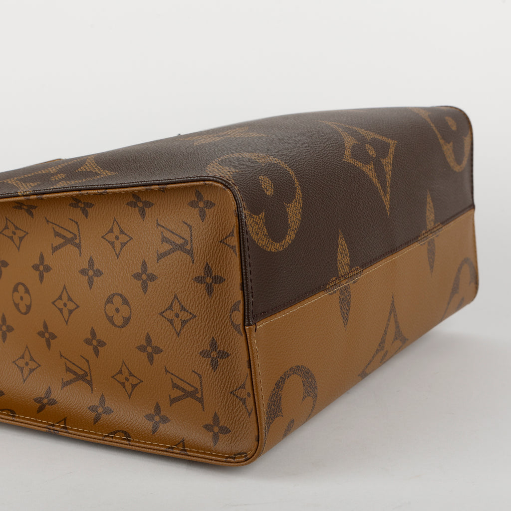 OnTheGo MM, Giant Reverse Monogram 11784
