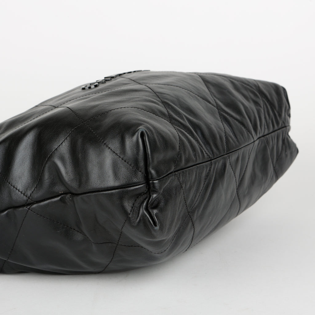Medium 22, So Black Lambskin 11798