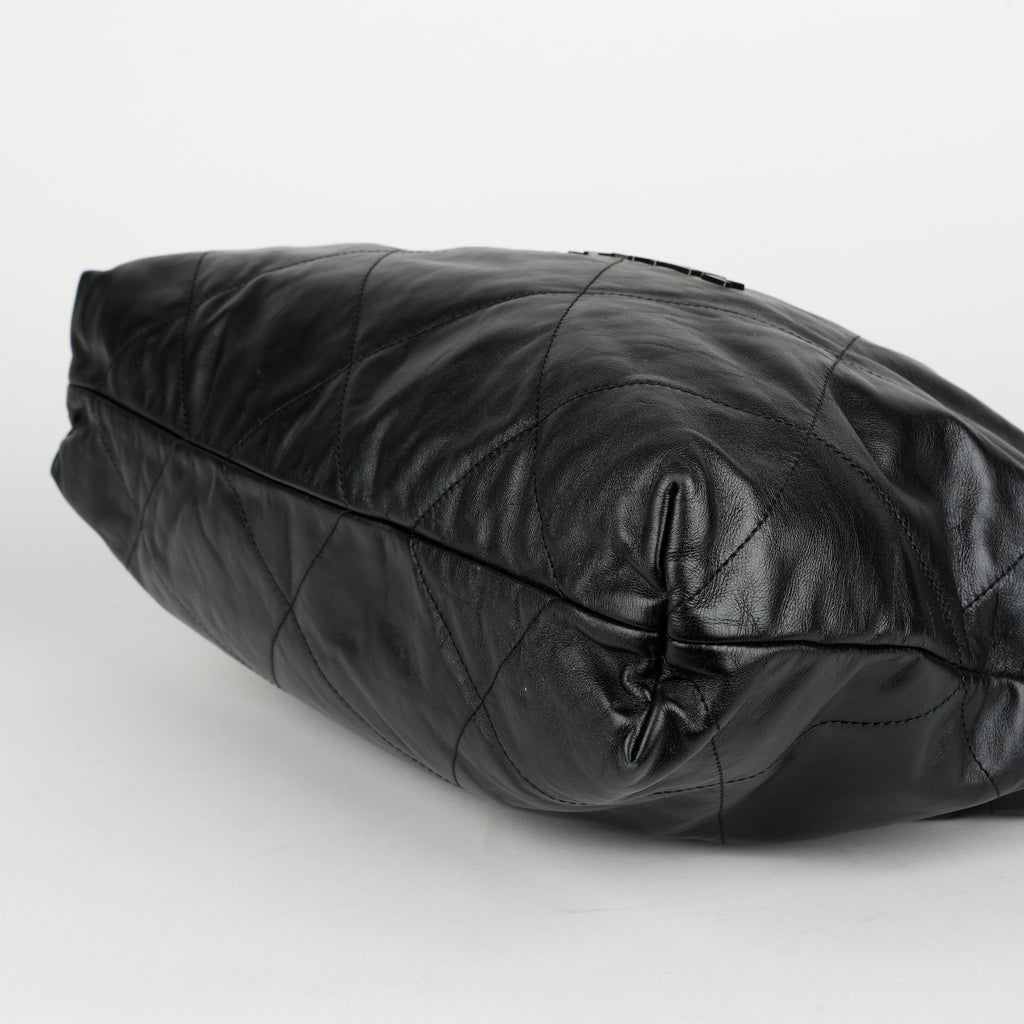 Medium 22, So Black Lambskin 11798