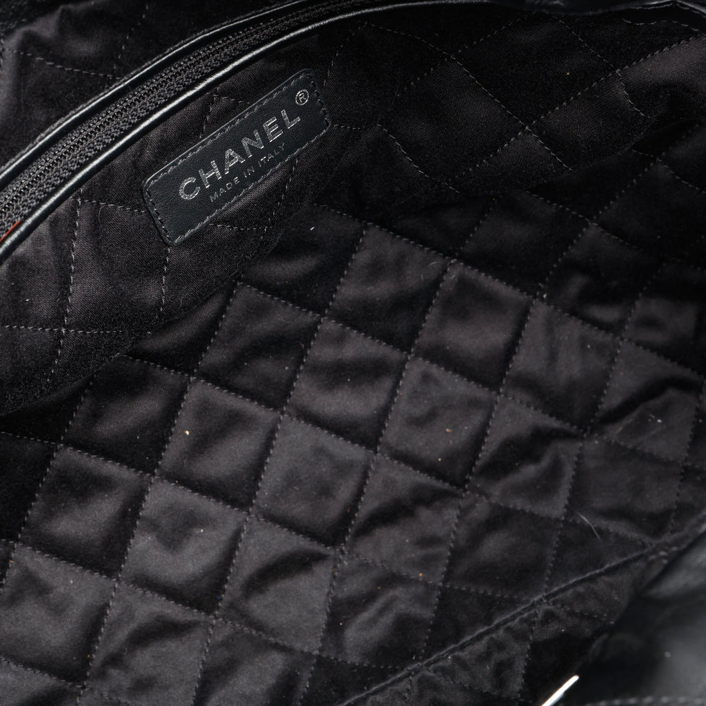 Medium 22, So Black Lambskin 11798