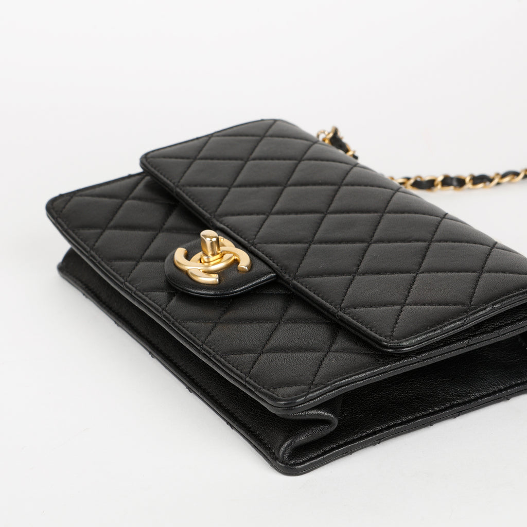 Small Pearl Single Flap, Black Lambskin GHW